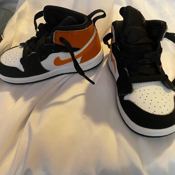 Sold - Picture 3 of 5